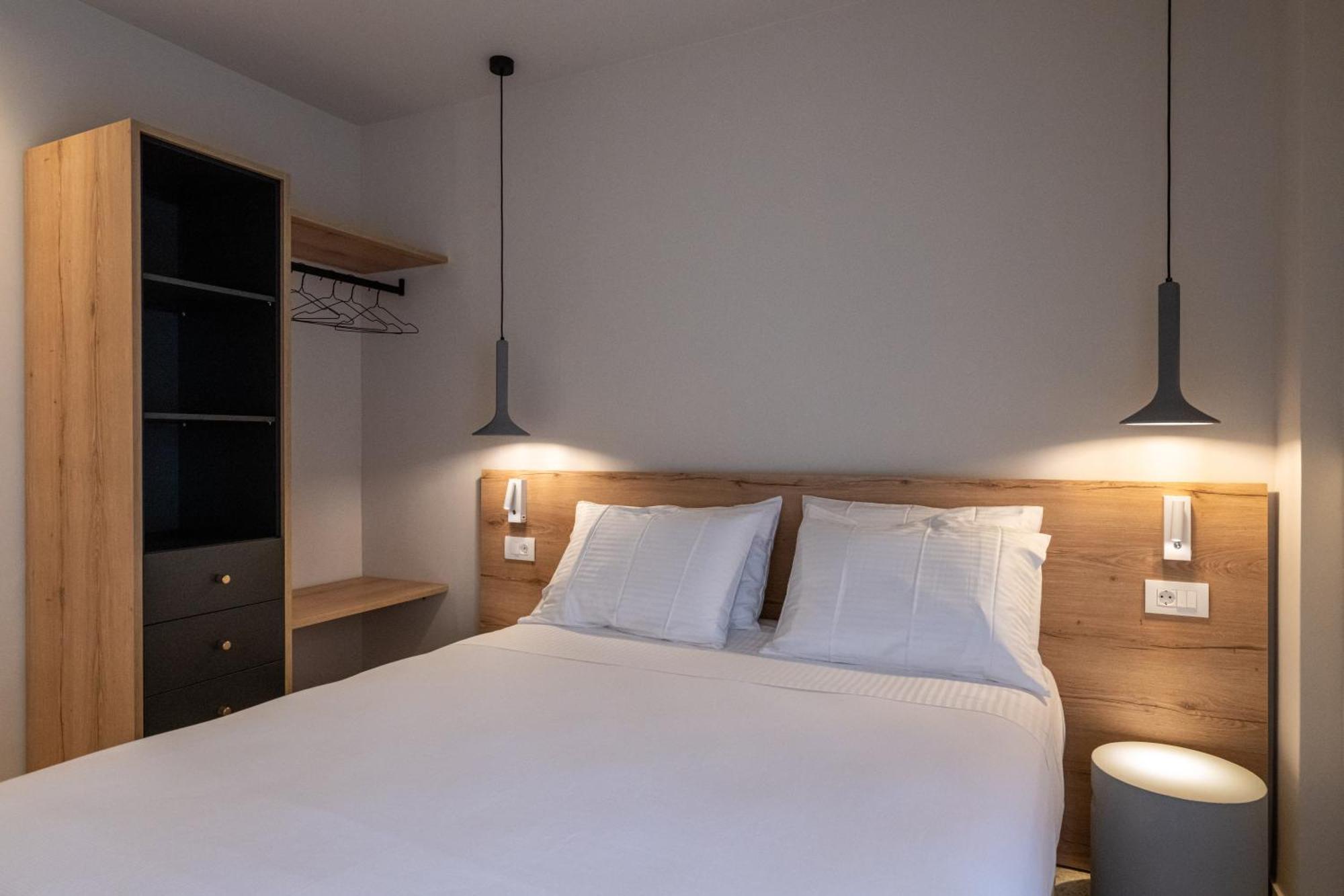 Asklipiou Cube - Kalamata Mediterranean Suites Экстерьер фото