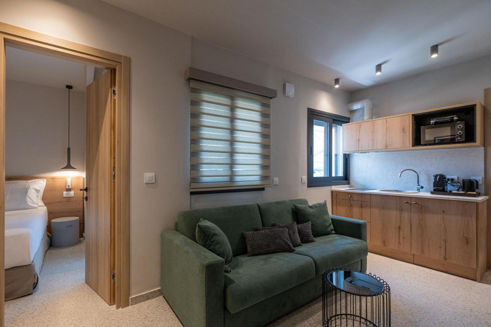 Asklipiou Cube - Kalamata Mediterranean Suites Экстерьер фото