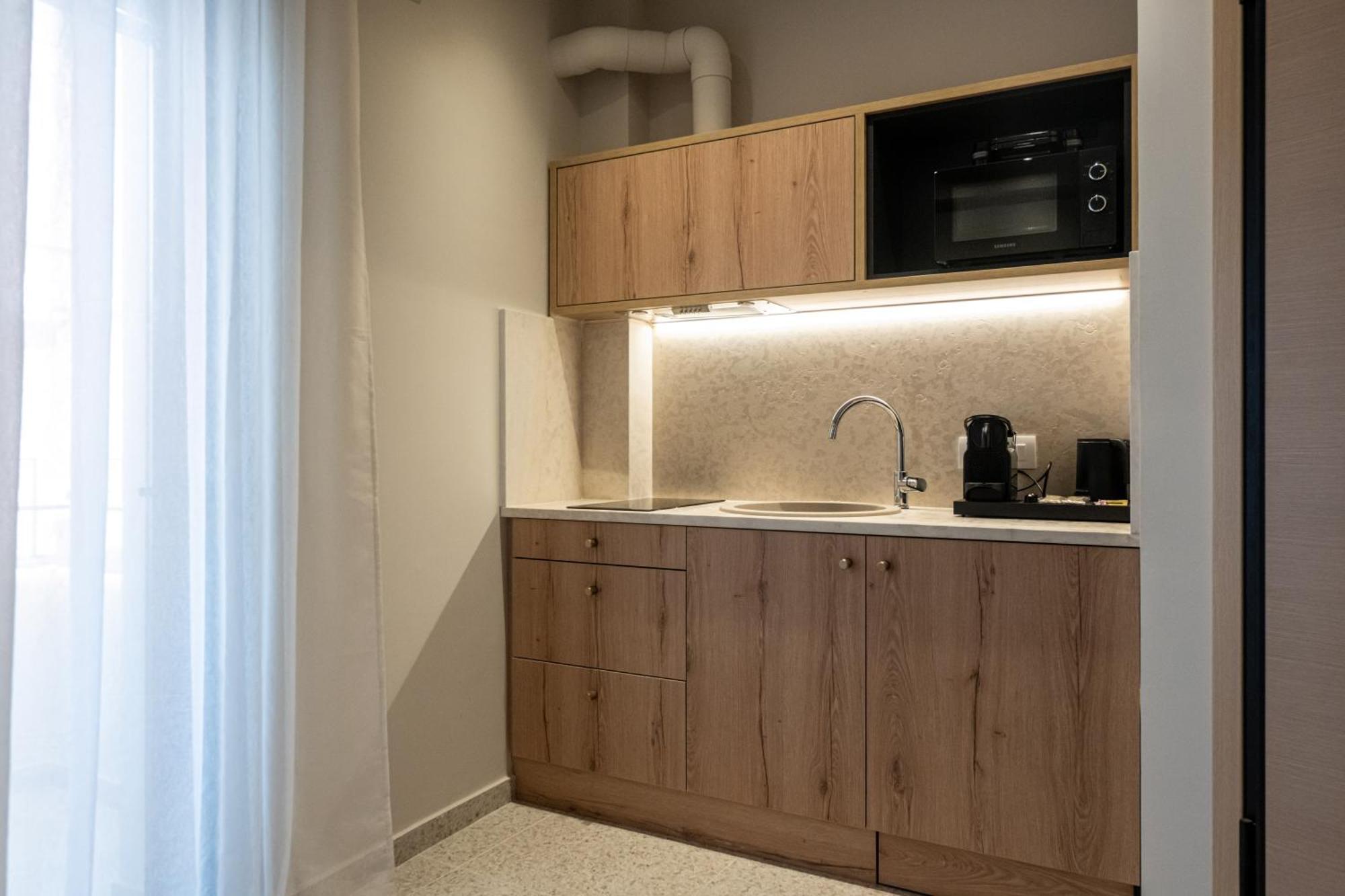 Asklipiou Cube - Kalamata Mediterranean Suites Экстерьер фото