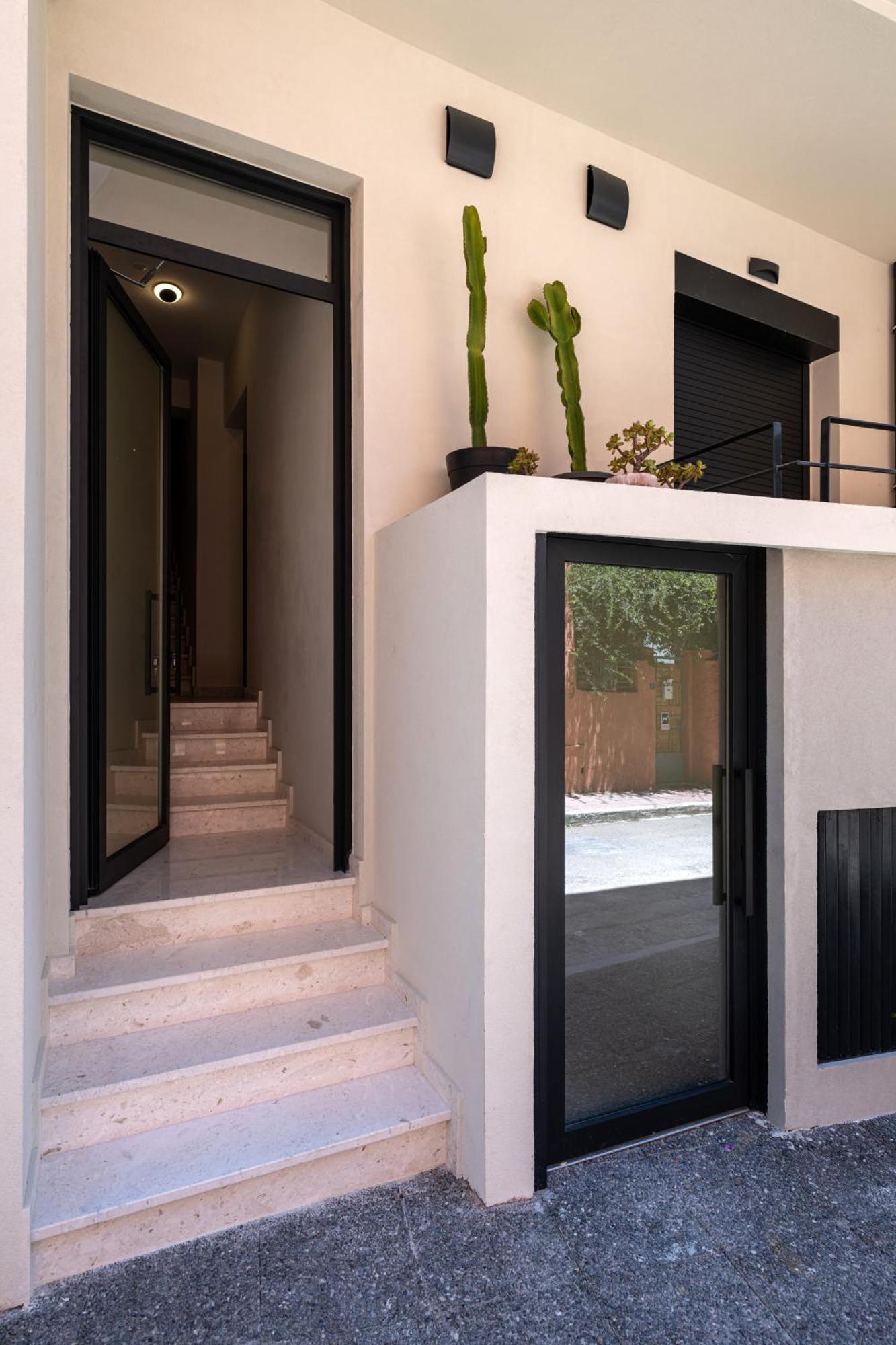 Asklipiou Cube - Kalamata Mediterranean Suites Экстерьер фото