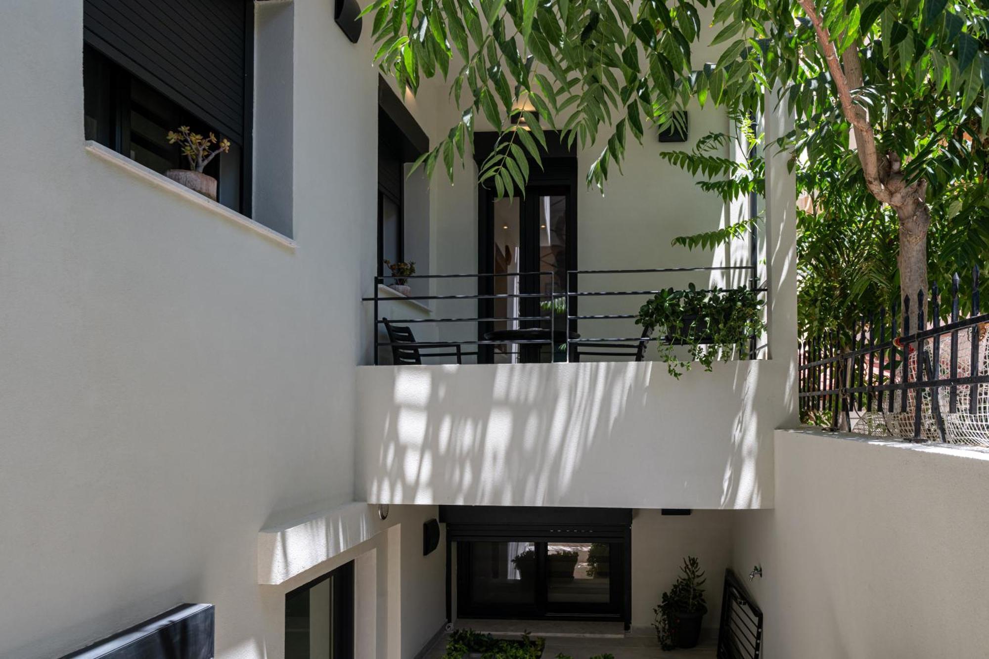 Asklipiou Cube - Kalamata Mediterranean Suites Экстерьер фото